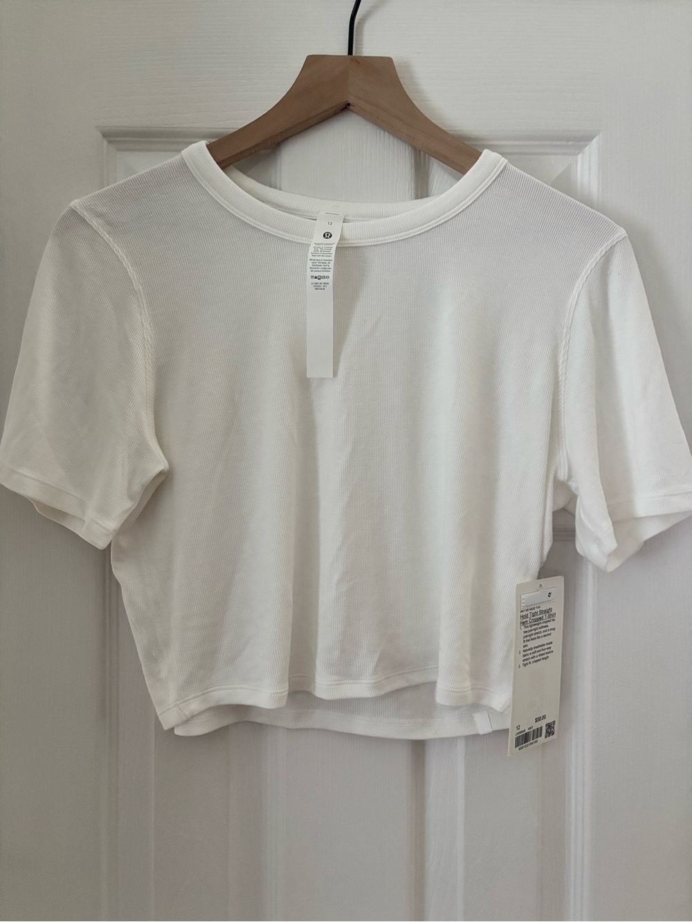 BRAND NEW! Lululemon Hold Tight Straight-Hem Cropped T-Shirt